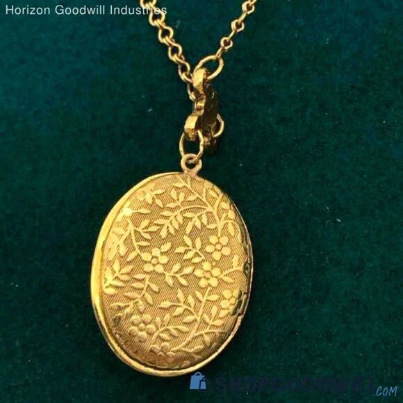 IOB The Vatican Library Collection Gold Tone St. Patrick Cameo Locket Necklace - Picture 4 of 9